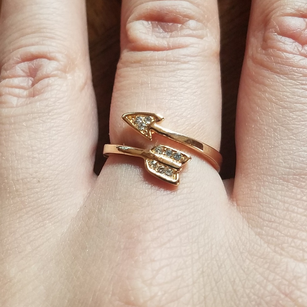 NWOT Gold Arrow Rhinestone Ring - Picture 6 of 8